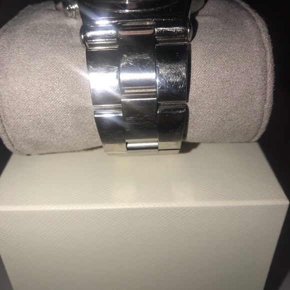 Michael Kors Watch - Picture 5 of 5